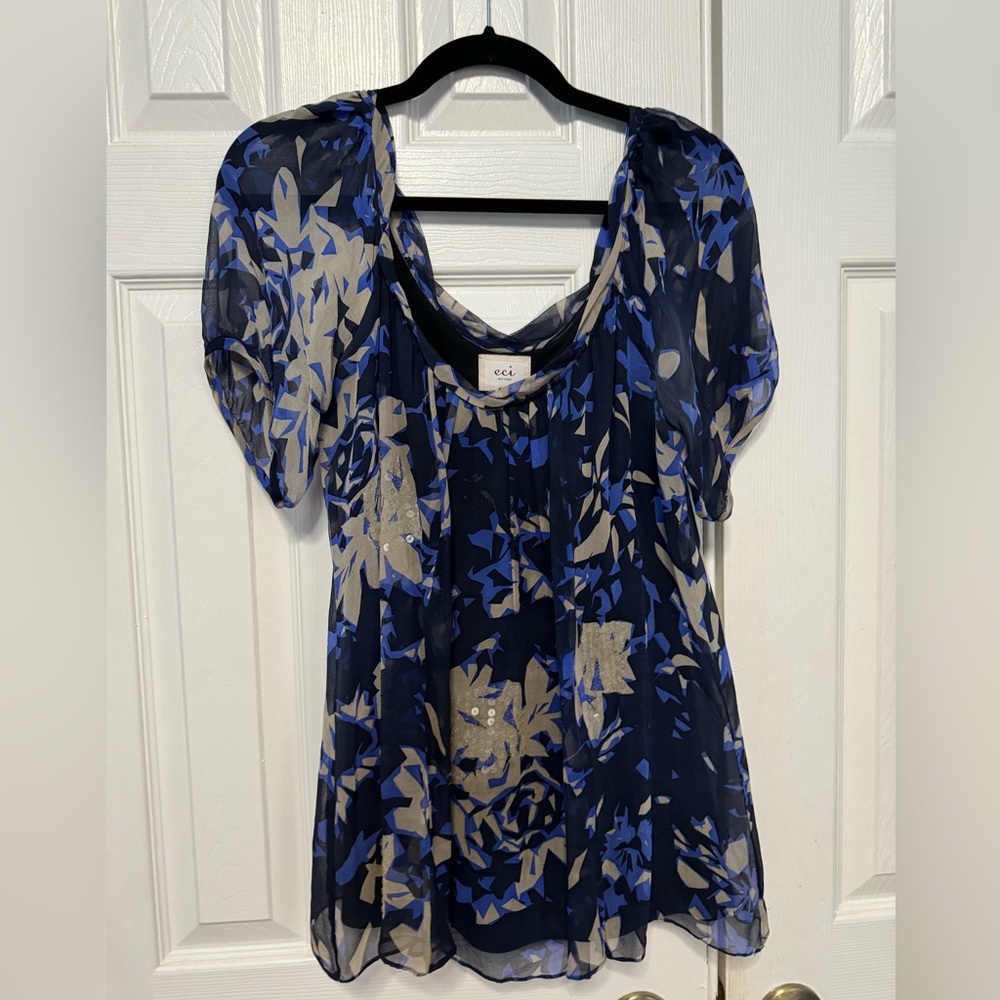 Navy floral top